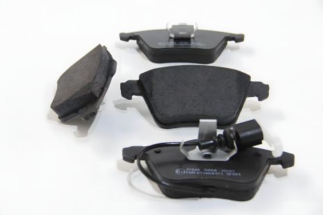 Передні гальмівні колодки для Audi A4/A6/A8 00- від A.B.S. (37426) Передні гальмівні колодки для Audi A4/A6/A8 00- від A.B.S. (37426)