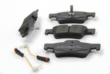 Комплект задних тормозных колодок MB E/SL KLASSE (W211/230) дисковые, ABS (37319)