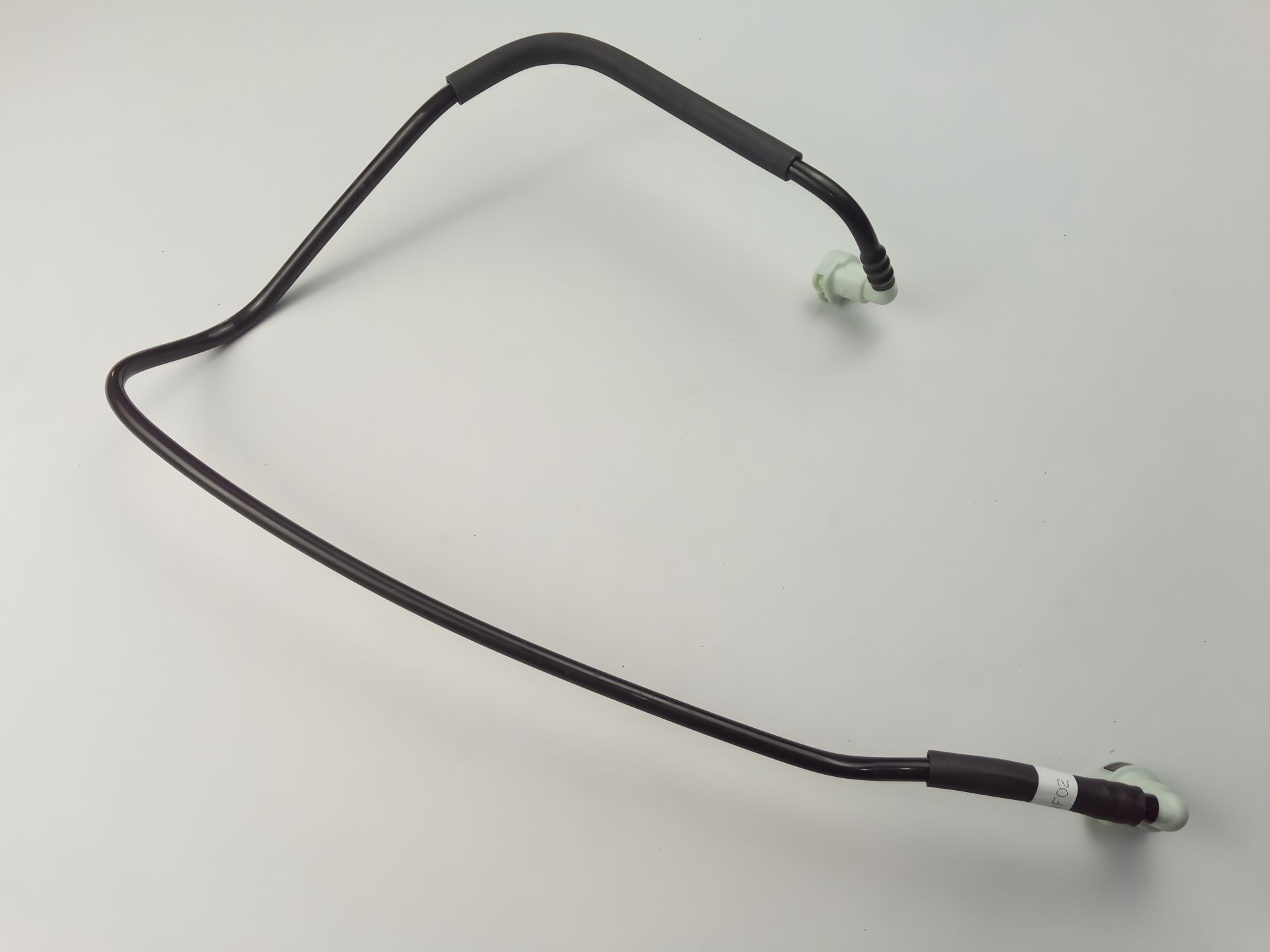 Паливна трубка Aveo, GM (95977864) від бензонасосу до фільтра Паливна трубка Aveo, GM (95977864) від бензонасосу до фільтра