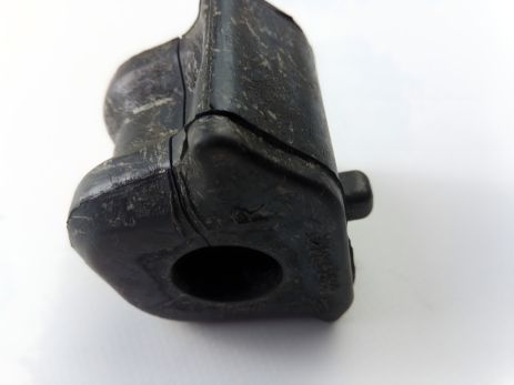 Втулка переднього стабілізатора для Auris/Avensis/Corolla від Тойота (4881512390) права (48815-12390) Втулка переднього стабілізатора для Auris/Avensis/Corolla від Тойота (4881512390) права (48815-12390)