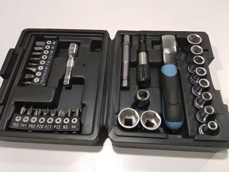 Набір інструментів APRO (251431) 72Т/тріскачка, 31 насадка