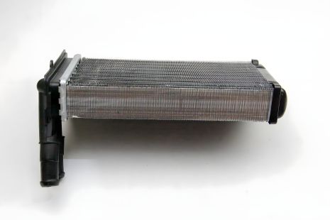 Радиатор отопителя Octavia/Caddy/Golf/Passat/Lupo 1.0-3.2 82-10, JP Group (1126300400)