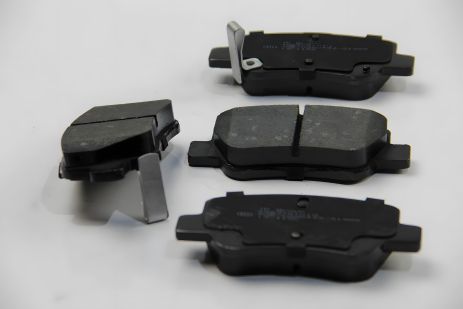 Тормозные колодки для задних колес Toyota Avensis 08- (Bosch), JP Group (4863701010)