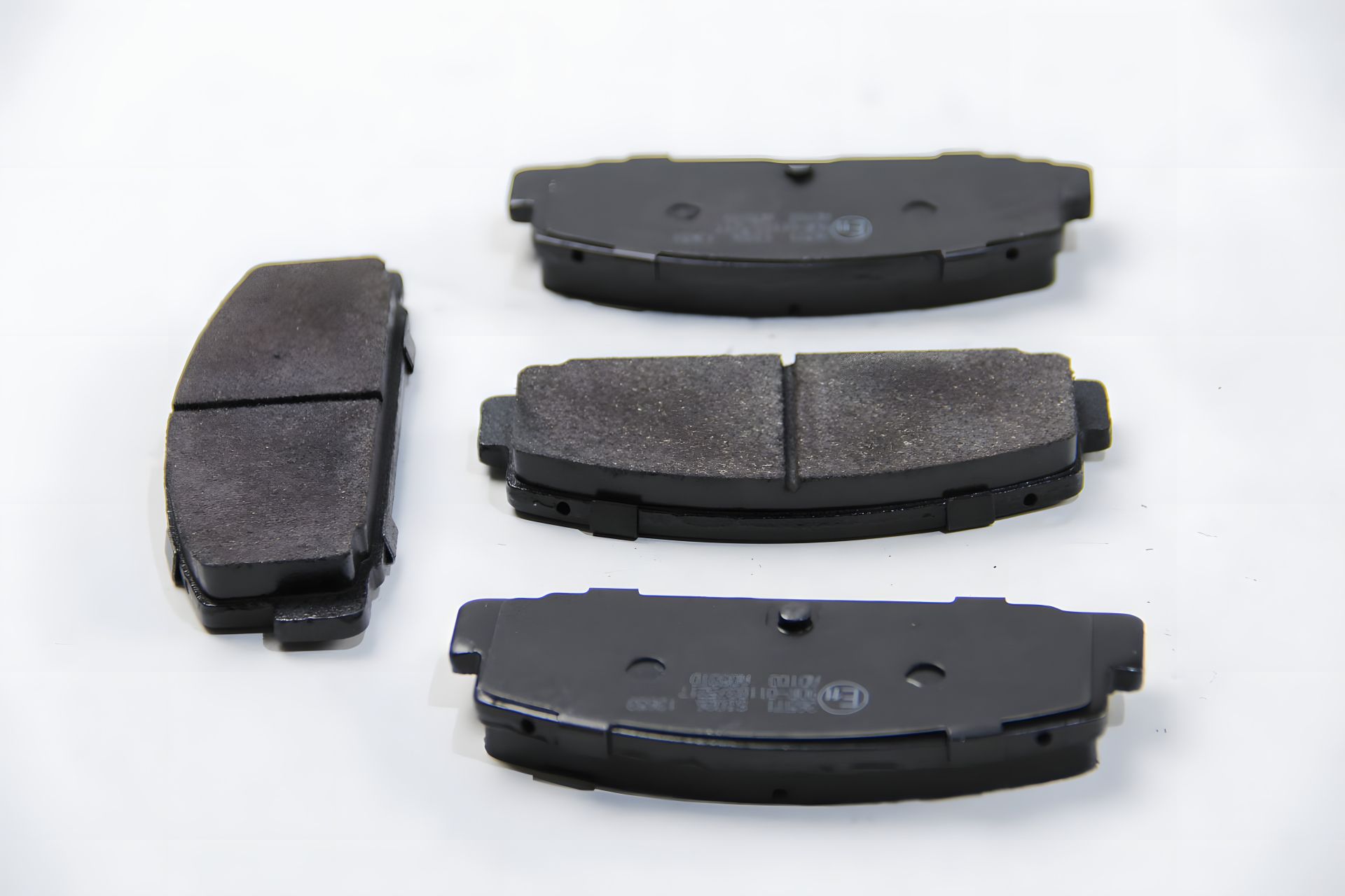 Задні гальмівні колодки Mazda 323/626 94-04 (akebono), A.B.S. (36571) Задні гальмівні колодки Mazda 323/626 94-04 (akebono), A.B.S. (36571)