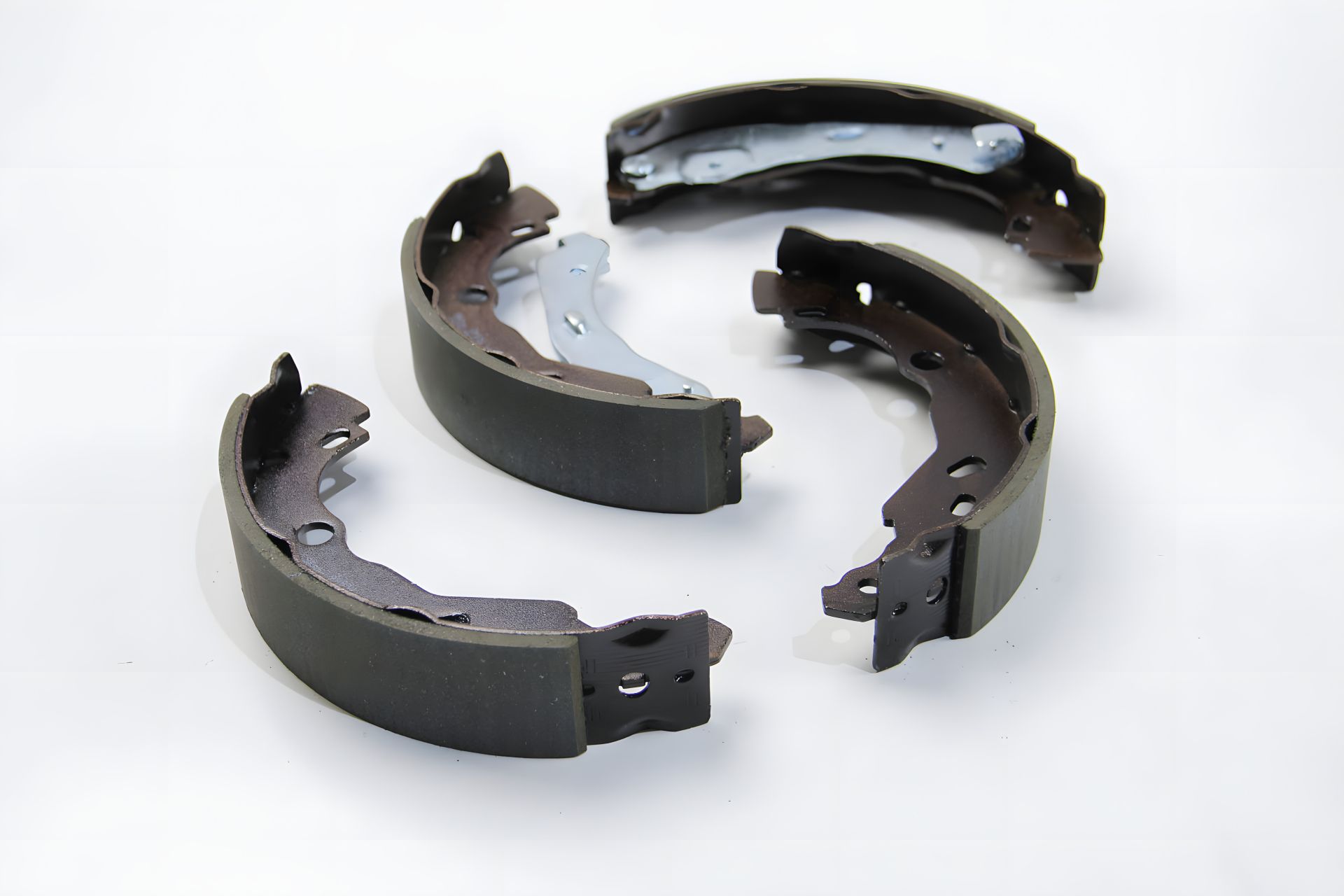 Тормозные колодки задние Dacia Logan/Nissan Micra IV (модель Bendix, ABS 9184) Тормозные колодки задние Dacia Logan/Nissan Micra IV (модель Bendix, ABS 9184)