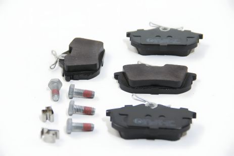 Задні гальмівні колодки Carisma 95-06, Colt 04-12 (TRW), A.B.S. (36950) Задні гальмівні колодки Carisma 95-06, Colt 04-12 (TRW), A.B.S. (36950)