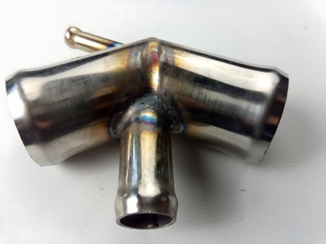 Охлаждающий тройник VAG, ACS P73 из нержавеющей стали (1J0121087C) Охлаждающий тройник VAG, ACS P73 из нержавеющей стали (1J0121087C)