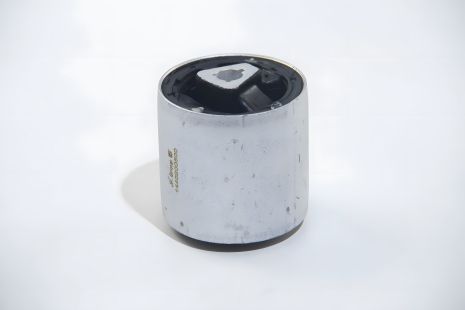 Сайлентблок переднього важеля (зверху) BMW E60/61 2.0-5.0 01-10, JP Group (1440200500) для плавної їзди Сайлентблок переднього важеля (зверху) BMW E60/61 2.0-5.0 01-10, JP Group (1440200500) для плавної їзди