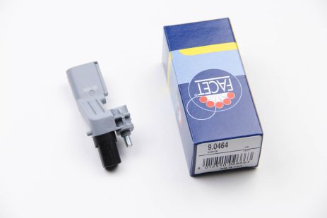 Датчик оборотов коленвала Caddy/Crafter/T5 04- (23.9mm), FACET (90464) Датчик оборотов коленвала Caddy/Crafter/T5 04- (23.9mm), FACET (90464)