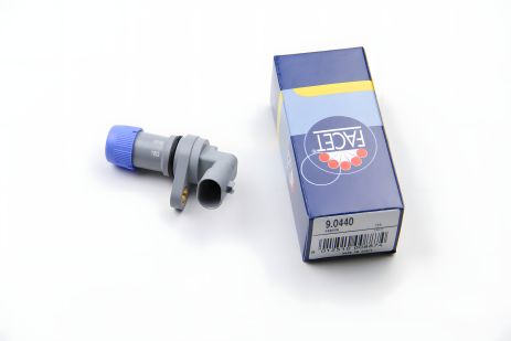 Датчик колінвала FIAT BRAVO II/ OPEL ASTRA H, VECTRA C 1.9D/2.4D/3.2 02-, FACET (90440) Датчик колінвала FIAT BRAVO II/ OPEL ASTRA H, VECTRA C 1.9D/2.4D/3.2 02-, FACET (90440)