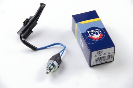 Датчик заднього ходу MITSUBISHI L 200/PAJERO CLASSIC/II/III/SPORT 90-, FACET (76202) Датчик заднього ходу MITSUBISHI L 200/PAJERO CLASSIC/II/III/SPORT 90-, FACET (76202)