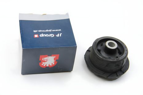 Балки задньої сайлентблок (передній) Omega 94-03, JP Group (1250100600) Балки задньої сайлентблок (передній) Omega 94-03, JP Group (1250100600)