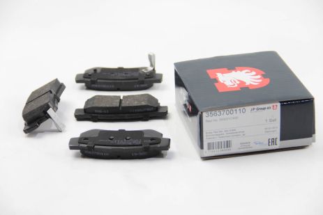 Задні гальмівні колодки Санта/Соната/Тусон/Спортадж 1,4-3,5 98- (Akebono), JP Group (3563700110)