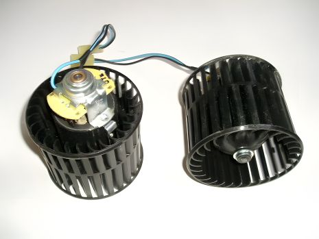 Мотор отопителя для ГАЗ 3110 (45.3730-10) нового образца Мотор отопителя для ГАЗ 3110 (45.3730-10) нового образца