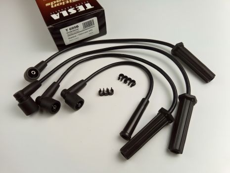 Зажигания провода Lanos 1.5, TESLA (T699B) силикон (96305387) Зажигания провода Lanos 1.5, TESLA (T699B) силикон (96305387)