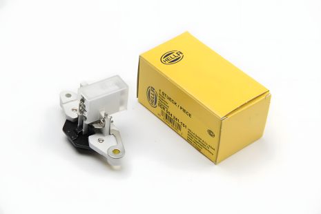 Регулятор генератора MB/VAG 14V (32 mm), HELLA (5DR004241151)