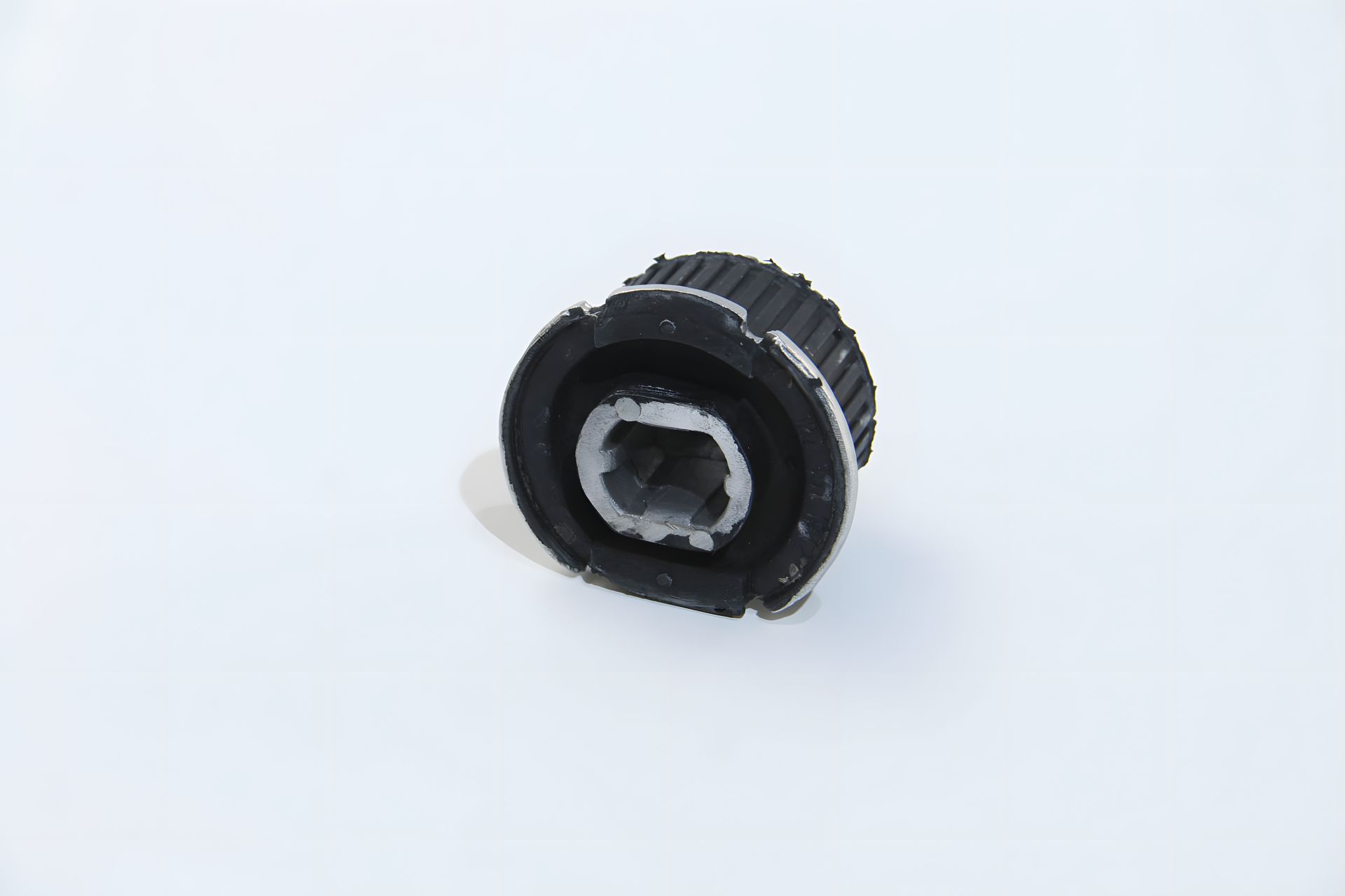 Передній сайлентблок задньої балки Mercedes C (W201) 1982-1993, Autotechteile (1003519) Передній сайлентблок задньої балки Mercedes C (W201) 1982-1993, Autotechteile (1003519)