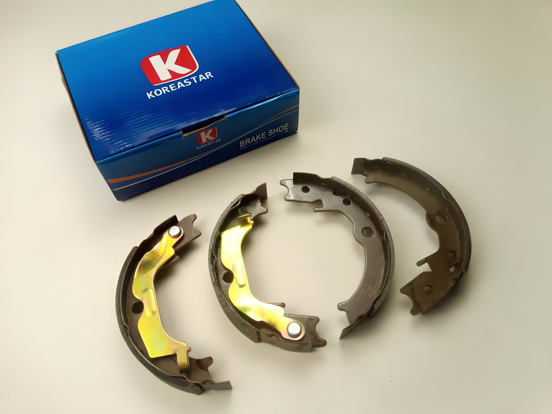 Колодки ручника для Lacetti, KOREASTAR (96496764) Колодки ручника для Lacetti, KOREASTAR (96496764)