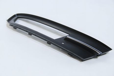 Вставка бампера (под ПТФ) VW Passat 14-L, Autotechteile (3853035)