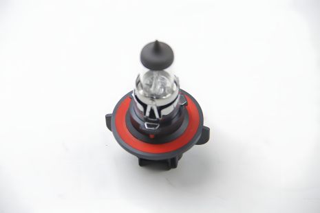 Лампа для автомобиля H13 12V 60/55W P26,4t от HELLA (8GJ008837121) Лампа для автомобиля H13 12V 60/55W P26,4t от HELLA (8GJ008837121)