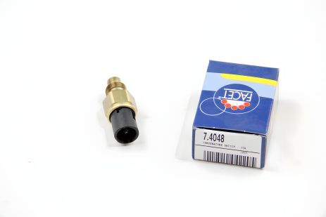 Датчик температури (вказівник/120°C) RENAULT 19 88-95/KANGOO 97-08 1.4i/TRAFIC 89-97 2.2, FACET (74048) Датчик температури (вказівник/120°C) RENAULT 19 88-95/KANGOO 97-08 1.4i/TRAFIC 89-97 2.2, FACET (74048)