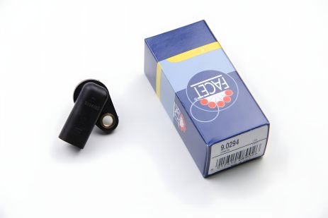 Датчик коленвала для SKODA FABIA, Octavia 1.0-1.4i 99-, FACET (90294) Датчик коленвала для SKODA FABIA, Octavia 1.0-1.4i 99-, FACET (90294)