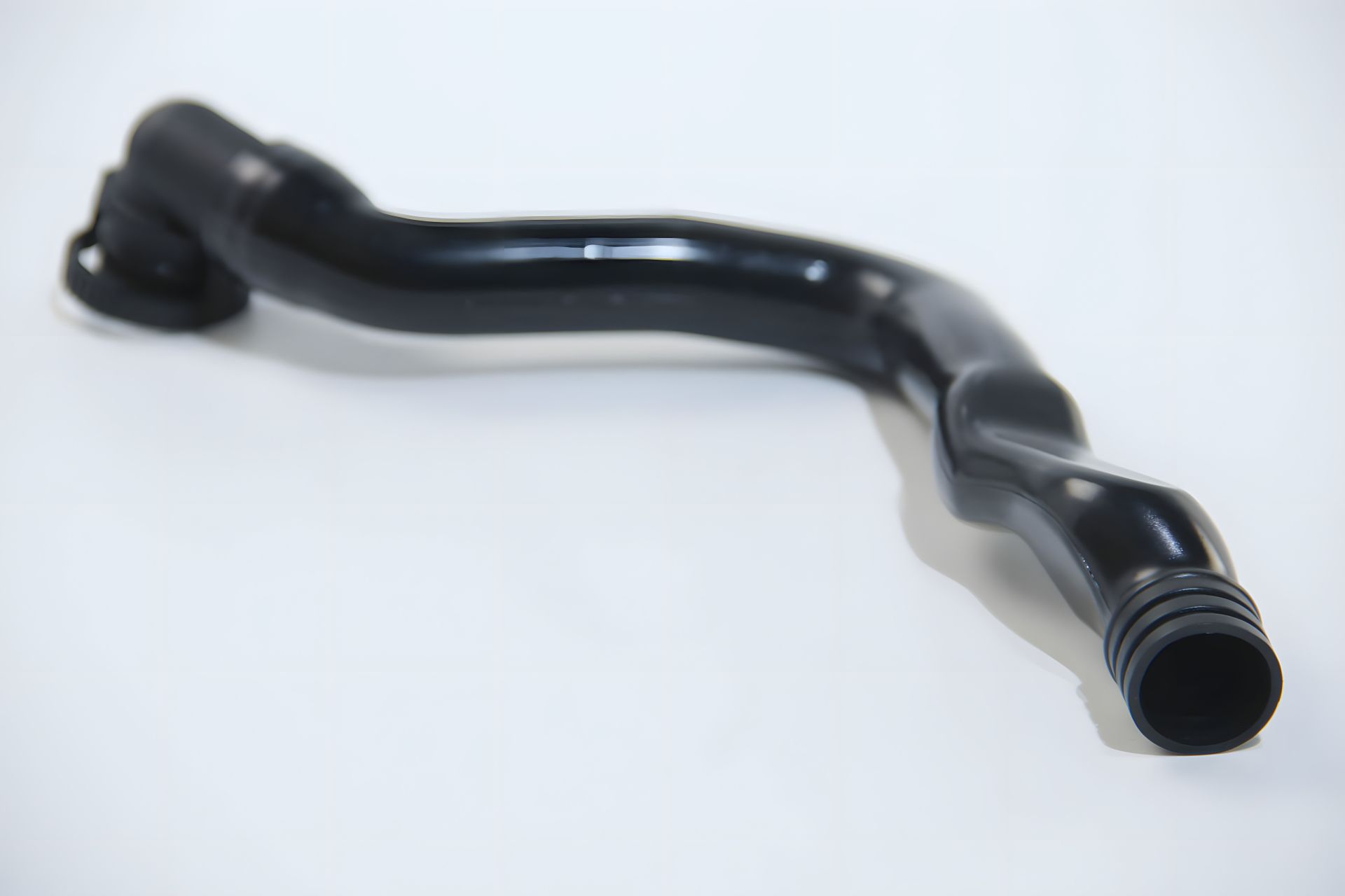 Патрубок вентиляции двигателя для Golf V/Octavia/Passat 2.0i 04-10, JP Group (1111153400) Патрубок вентиляции двигателя для Golf V/Octavia/Passat 2.0i 04-10, JP Group (1111153400)