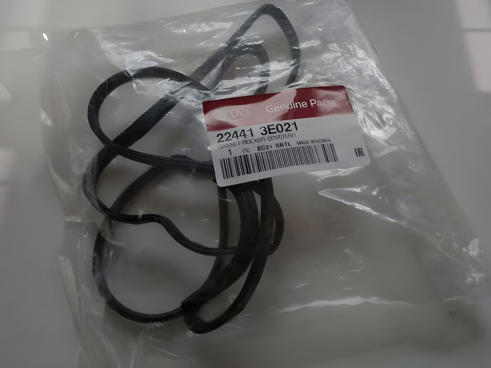 Прокладка клапанной крышки правая Hyundai/KIA 2.7, MOBIS (224413E021) Прокладка клапанной крышки правая Hyundai/KIA 2.7, MOBIS (224413E021)