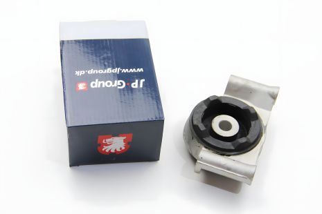 Ліва подушка КПП Audi 80/100-96, JP Group (1132405370) Ліва подушка КПП Audi 80/100-96, JP Group (1132405370)