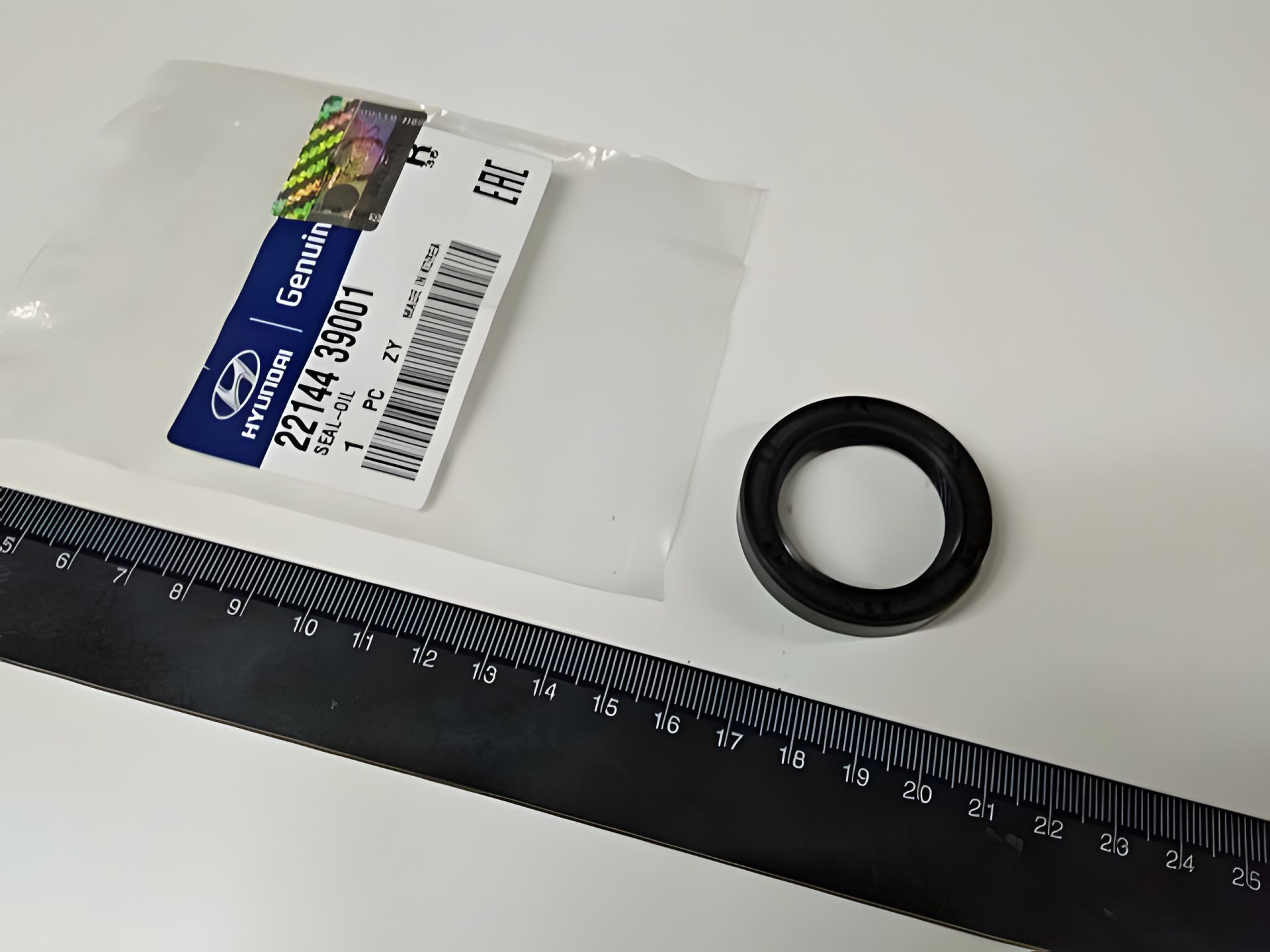 Распредвальный сальник Hyundai/KIA, MOBIS (2214439001) (22144-39001) Распредвальный сальник Hyundai/KIA, MOBIS (2214439001) (22144-39001)