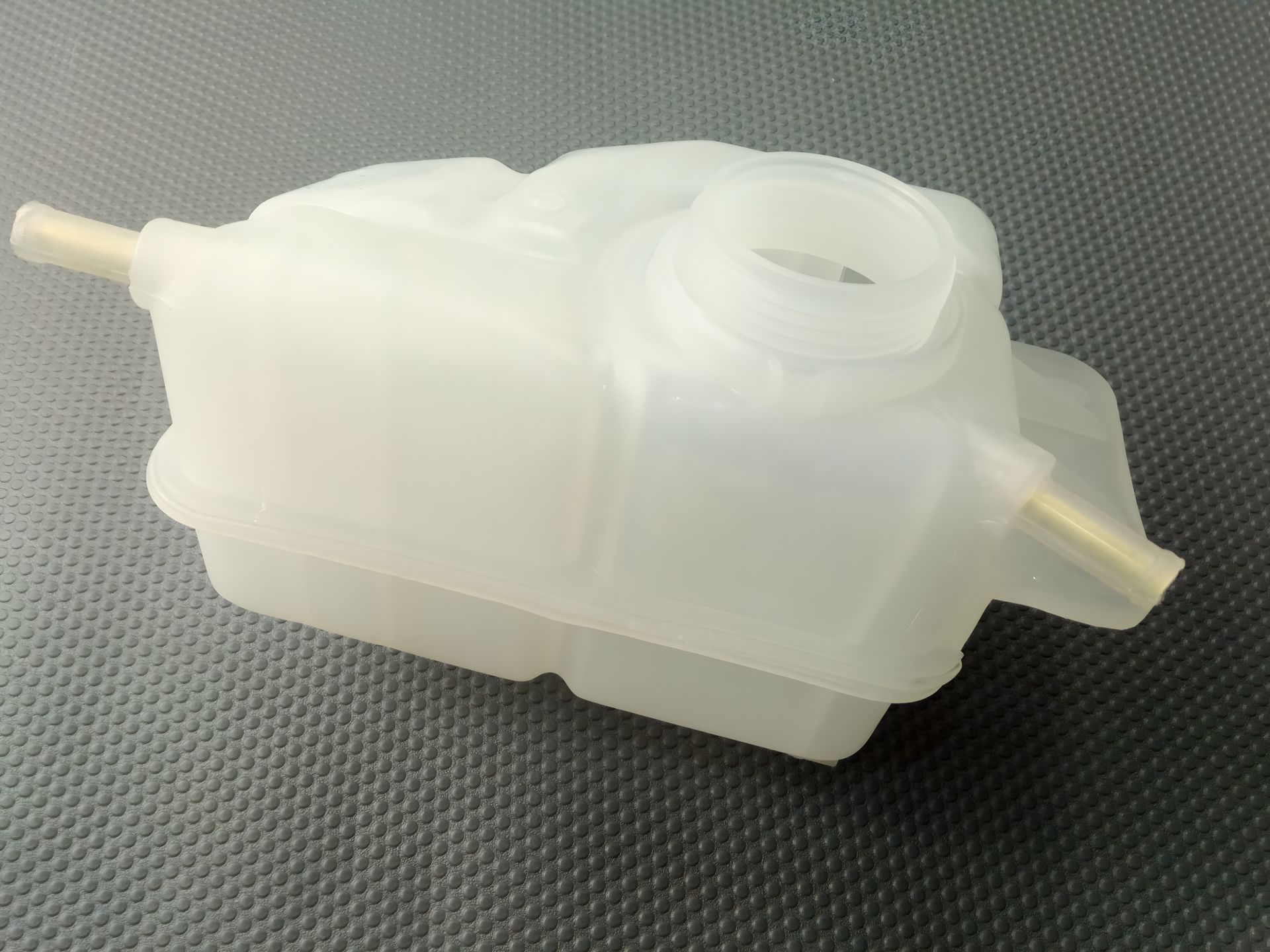 Расширительный бачок для Aveo T200, "KAP" (96817343) (KG1200239) Расширительный бачок для Aveo T200, "KAP" (96817343) (KG1200239)