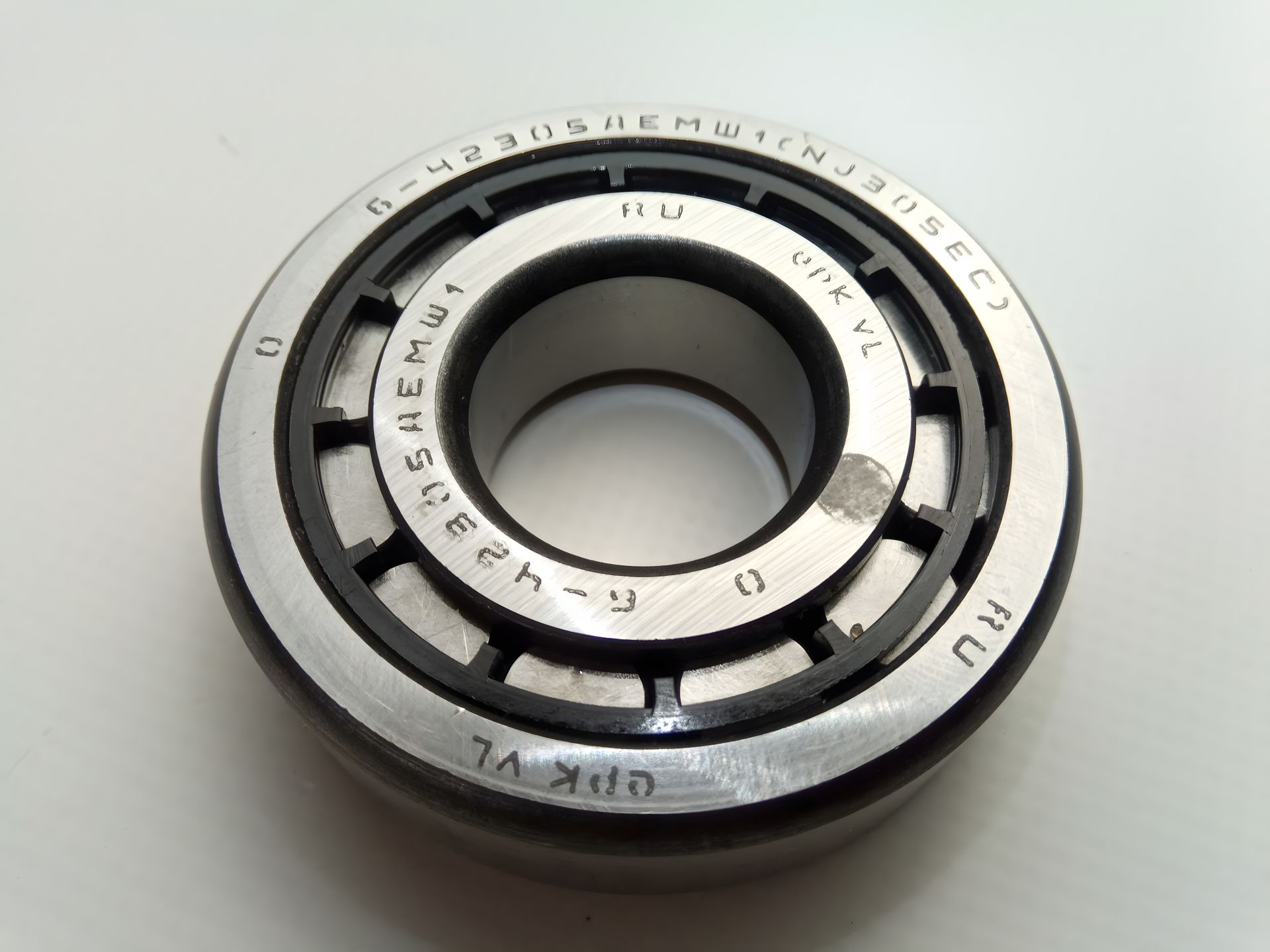 КПП ВАЗ 2108 вторичный вал подшипник (2108-1701180) (6-42305АЕ1) КПП ВАЗ 2108 вторичный вал подшипник (2108-1701180) (6-42305АЕ1)