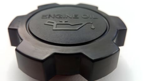 Маслозаливна кришка для Toyota (1218055010) (12180-13030) Маслозаливна кришка для Toyota (1218055010) (12180-13030)