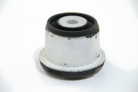 Задний сайлентблок балки Vectra B 1.6-2.2i 94-03, JP Group (1250100700)