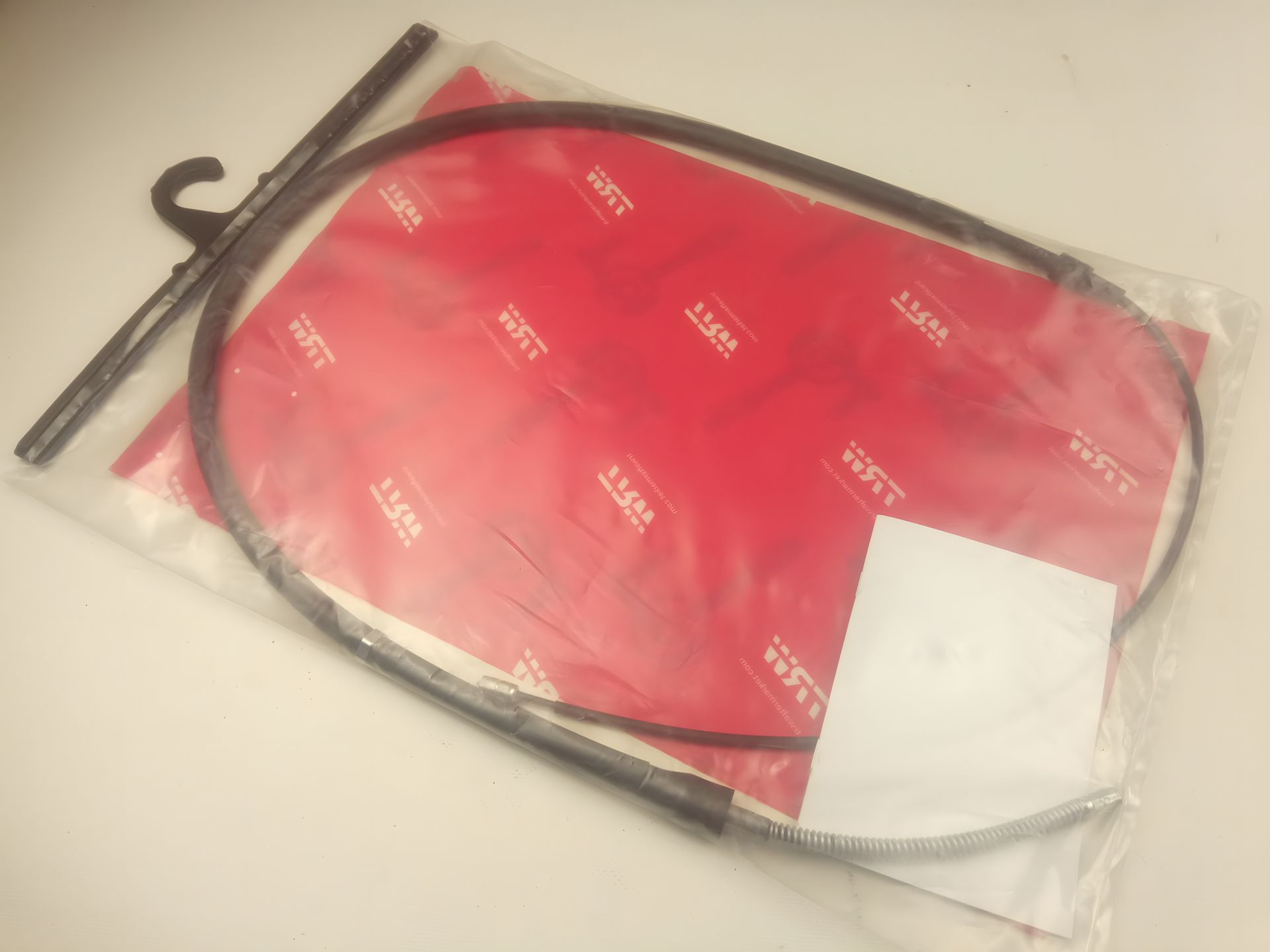 Трос ручника SEAT CORDOBA, VW FOX, TRW (GCH2649) Трос ручника SEAT CORDOBA, VW FOX, TRW (GCH2649)