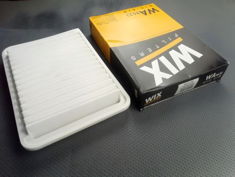 Повітряний фільтр Toyota, WIX (WA9633) (17801-28030)