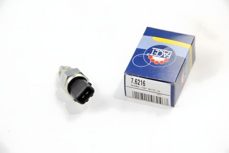 Датчик заднего хода для Fabia 99-03, Octavia 96-10, и Caddy 96-00, FACET (76216) Датчик заднего хода для Fabia 99-03, Octavia 96-10, и Caddy 96-00, FACET (76216)