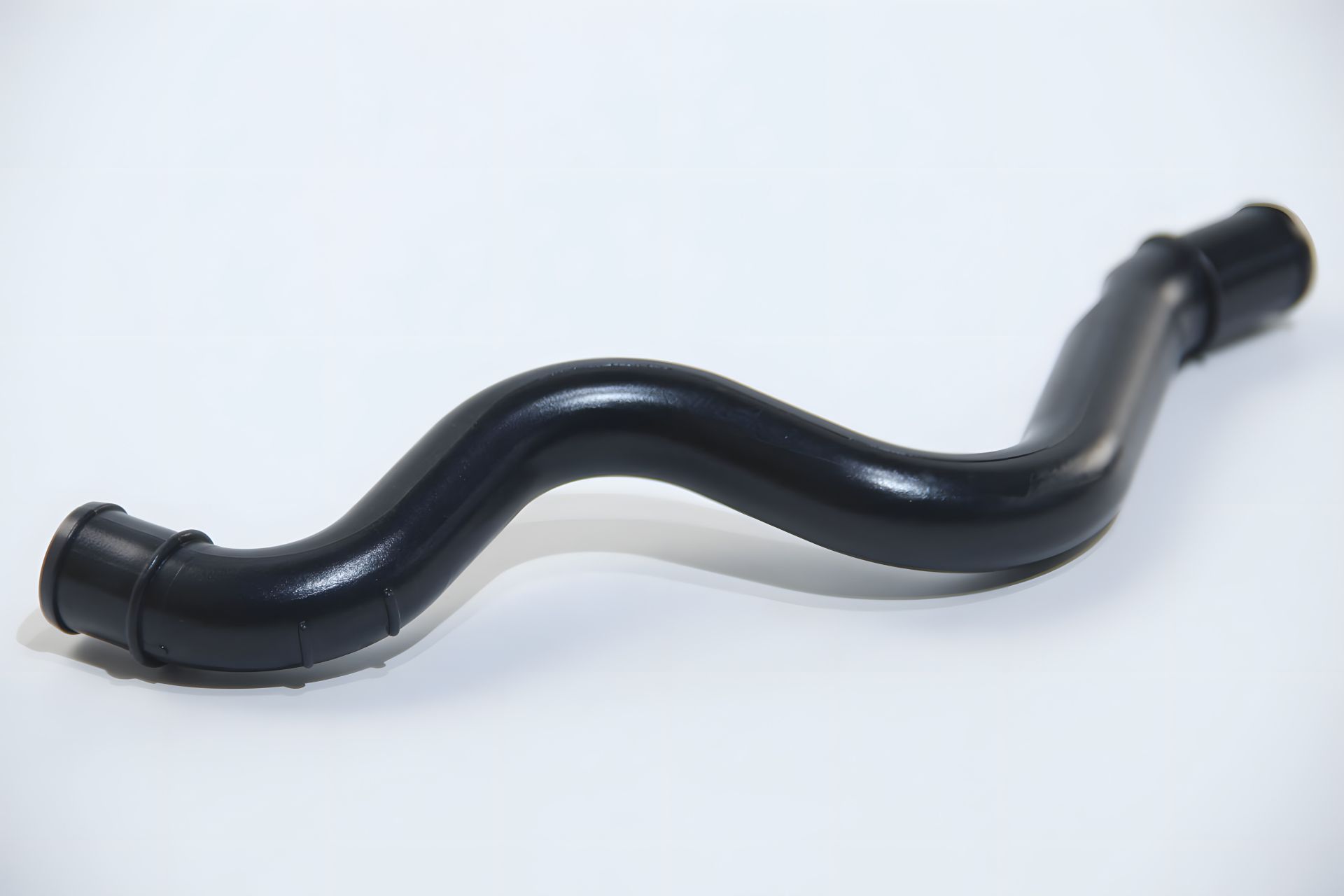 Патрубок вентиляции картера Octavia/Golf IV 1.8T, JP Group (1111152100) Патрубок вентиляции картера Octavia/Golf IV 1.8T, JP Group (1111152100)