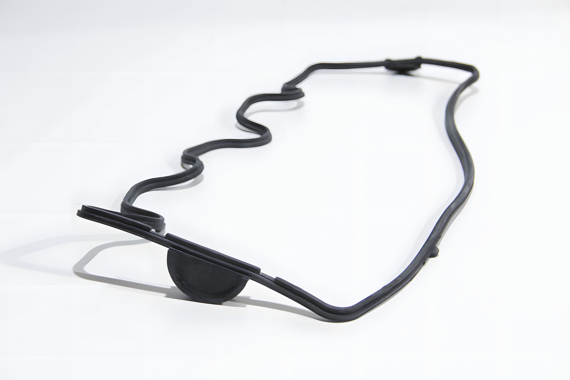 Прокладка клапанной крышки MB M102 от ELRING (553744) Прокладка клапанной крышки MB M102 от ELRING (553744)