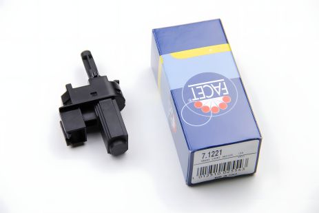 Датчик педали сцепления FORD, FACET (71221) Датчик педали сцепления FORD, FACET (71221)