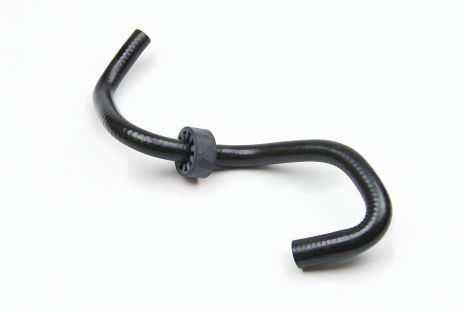 Патрубок LT 2.5 TDi 96- (масL радіатора - блок цилиндрів), BASBUG (BSG90720046)