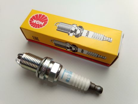 Свеча зажигания NGK BKUR6ETB-10/5742 для Laccetti 1.8 LDA (96307729) Свеча зажигания NGK BKUR6ETB-10/5742 для Laccetti 1.8 LDA (96307729)