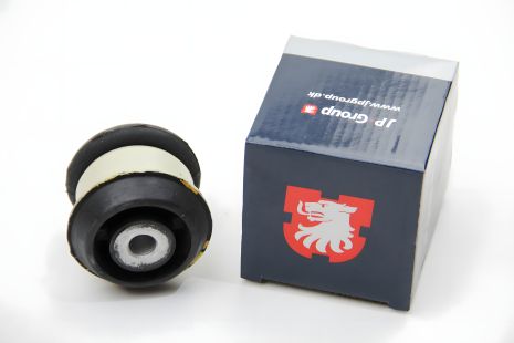 Передній сайлентблок підрамника Audi 100/A6, JP Group (1132401400) Передній сайлентблок підрамника Audi 100/A6, JP Group (1132401400)