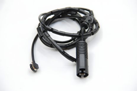 Задний датчик тормозных колодок для BMW 3(E46)-07 от JP Group (1497300400) Задний датчик тормозных колодок для BMW 3(E46)-07 от JP Group (1497300400)