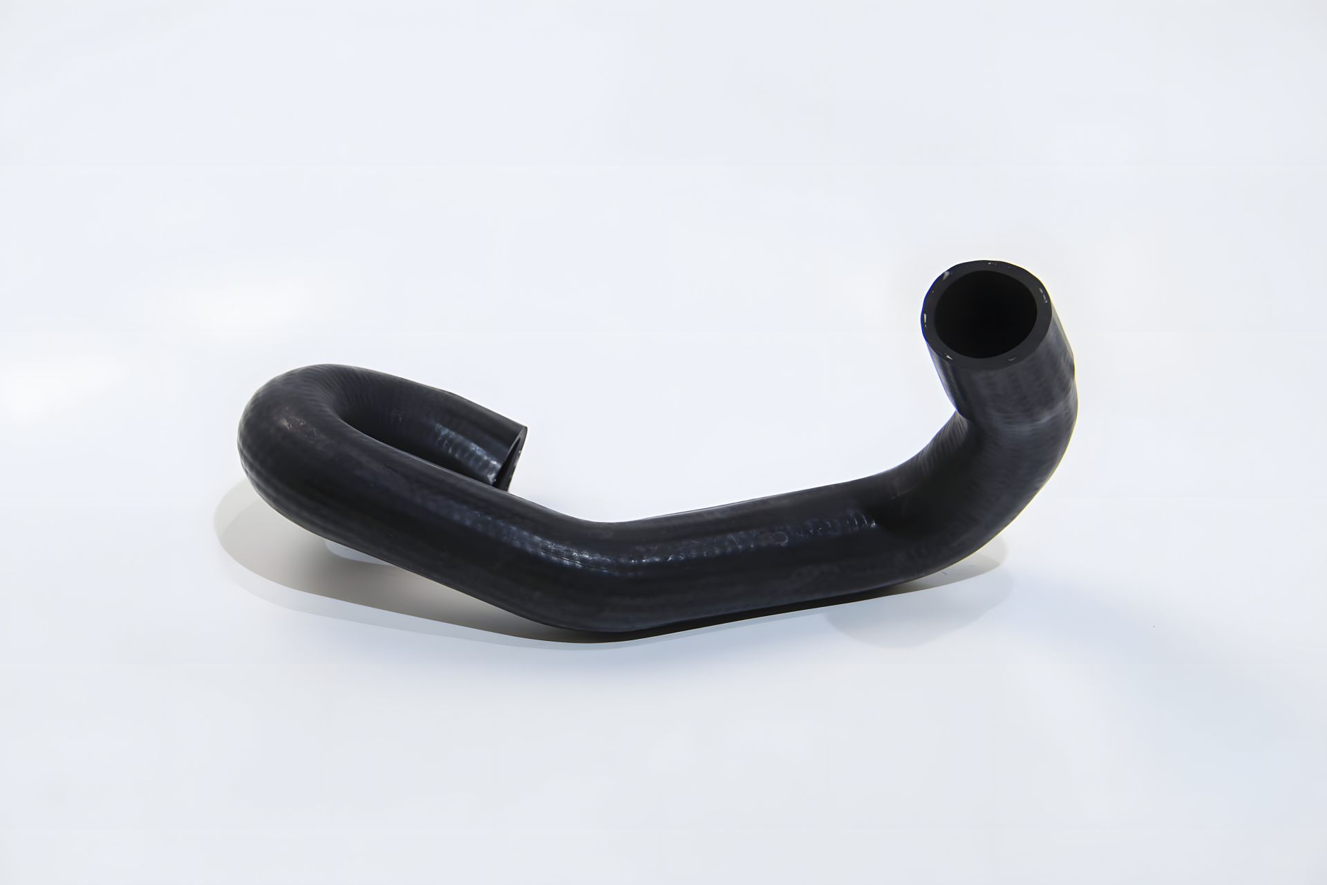 Радіаторний патрубок Astra G/Zafira A 1.4i/1.6i (верхній), JP Group (1214301200) Радіаторний патрубок Astra G/Zafira A 1.4i/1.6i (верхній), JP Group (1214301200)