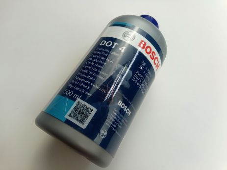 Гальмівна рідина 0,5л. BOSCH DOT-4 (1987479106) Гальмівна рідина 0,5л. BOSCH DOT-4 (1987479106)