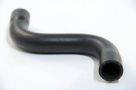 Патрубок нижній системи охолодження Golf III 1.6-2.0 -99 (до помпи), від JP Group (1114305800) Патрубок нижній системи охолодження Golf III 1.6-2.0 -99 (до помпи), від JP Group (1114305800)