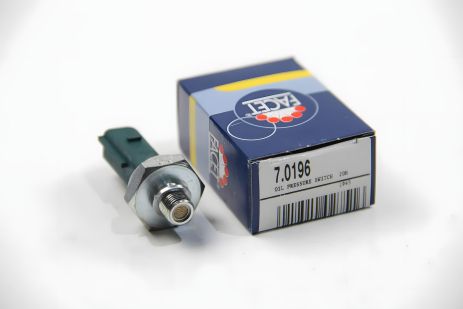 Датчик тиску оливи Audi A4/A6/ Skoda Fabia/Rapid/ VW Caddy/Golf/Passat/Touran 1.2-4.2 03-, FACET (70196) Датчик тиску оливи Audi A4/A6/ Skoda Fabia/Rapid/ VW Caddy/Golf/Passat/Touran 1.2-4.2 03-, FACET (70196)