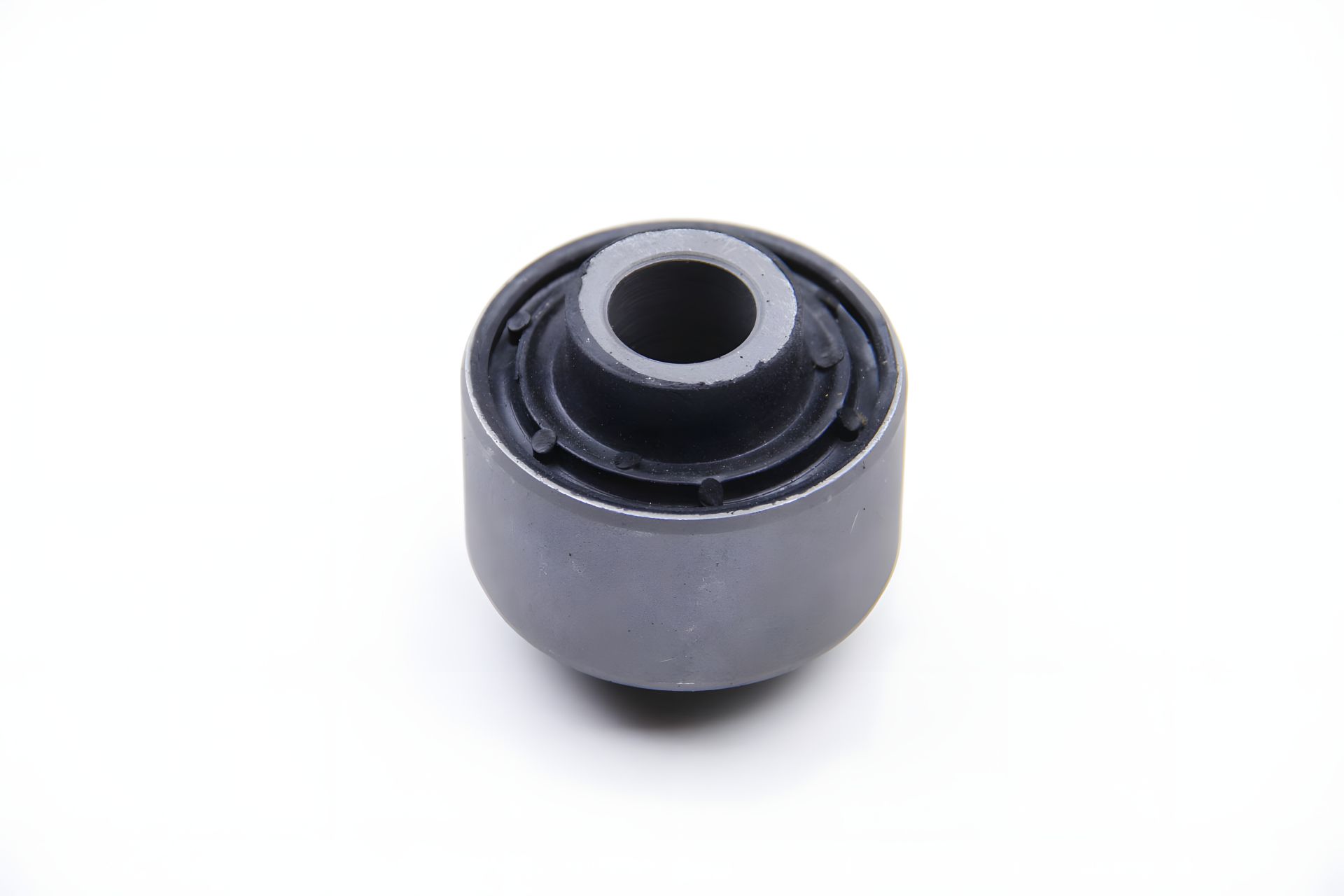 Передний сайлентблок переднего рычага для Opel Vivaro/Renault Trafic 01-, BC GUMA (BC1213) Передний сайлентблок переднего рычага для Opel Vivaro/Renault Trafic 01-, BC GUMA (BC1213)