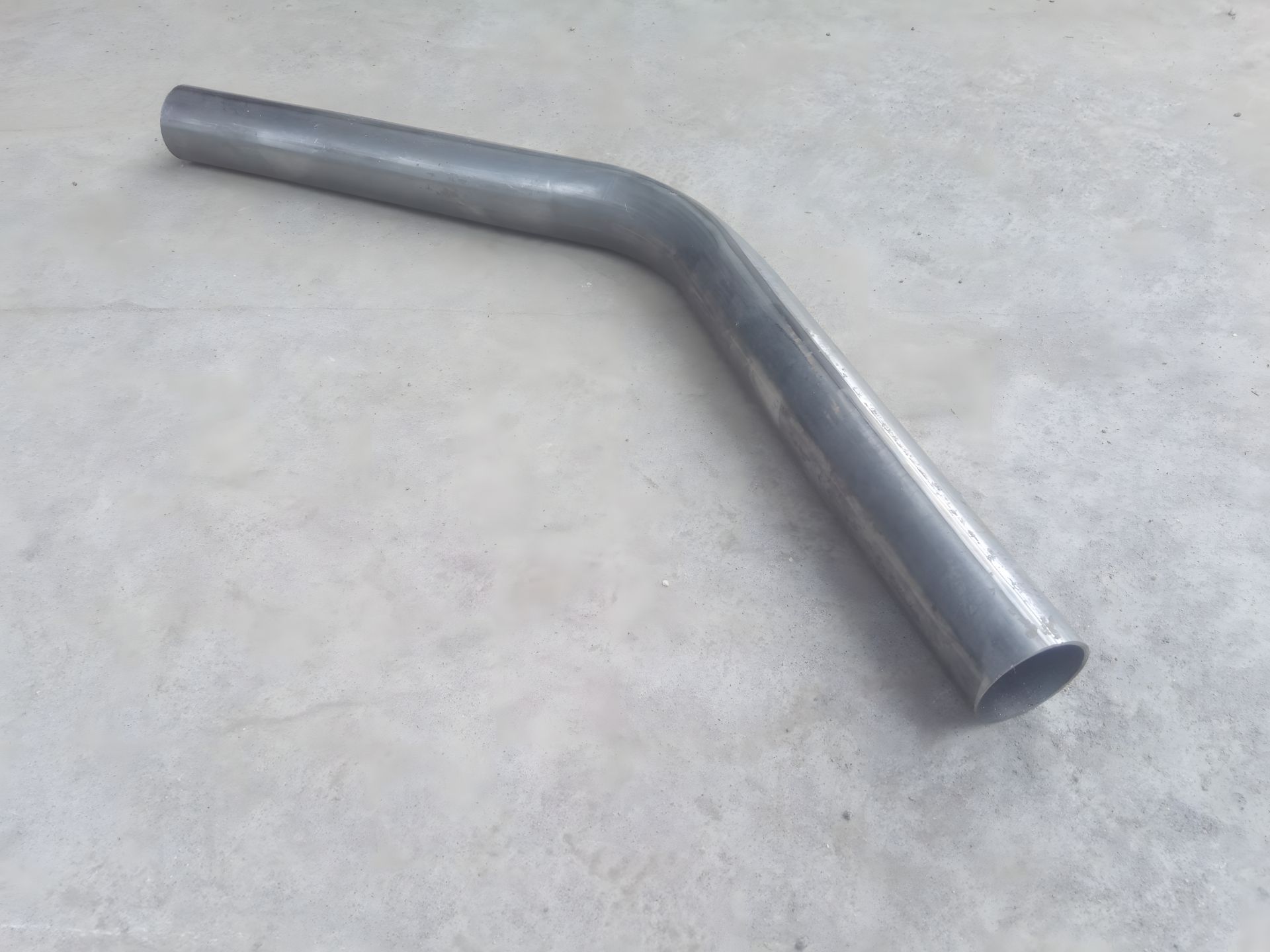 Кутова труба 60см*ф42*1,5*120° Кутова труба 60см*ф42*1,5*120°